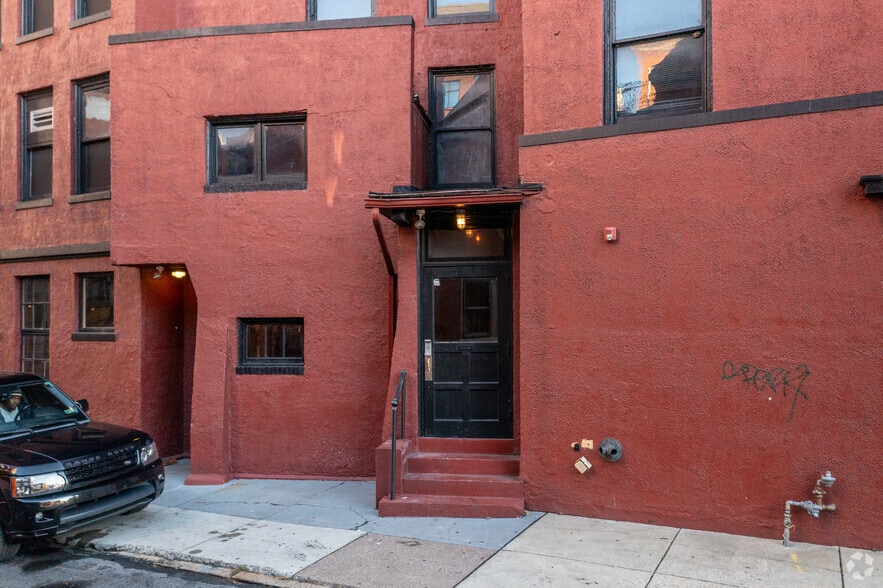 More Photos Of 321 N 2nd St, Harrisburg Restaurant For Lease