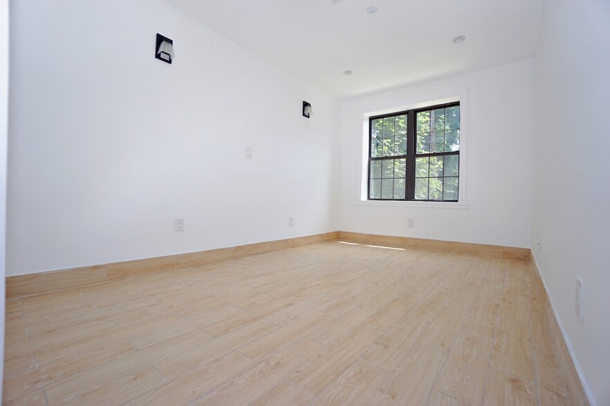 More Photos Of 626 Greene Ave, Brooklyn Multifamily For Sale