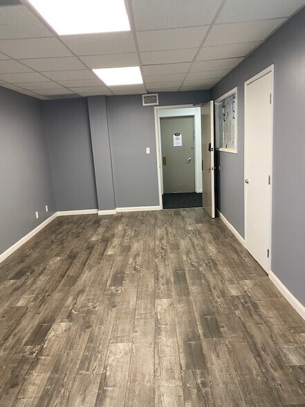 More Photos Of 292 S La Cienega Blvd, Beverly Hills Office For Lease