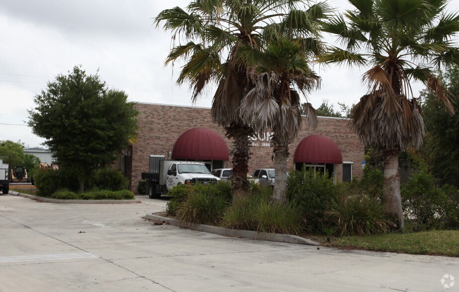 More Photos Of 1474 Rail Head Blvd, Naples Office For Lease