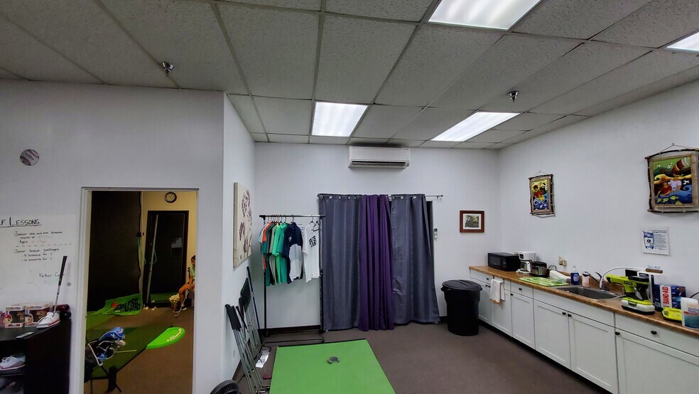 More Photos Of 2290 Alahao Pl, Honolulu Warehouse For Lease