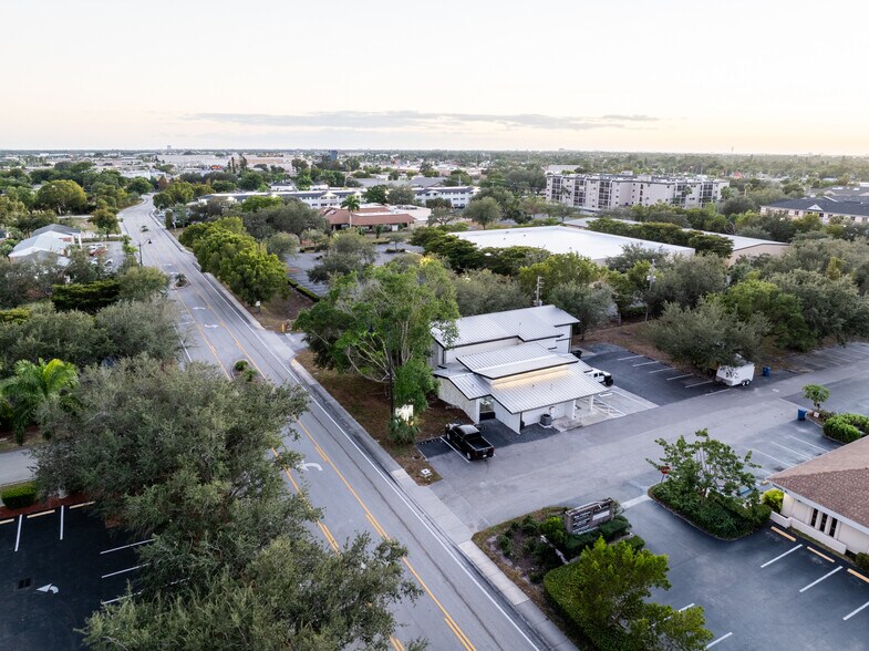 More Photos Of 3616 Broadway Ave, Fort Myers Medical For Sale