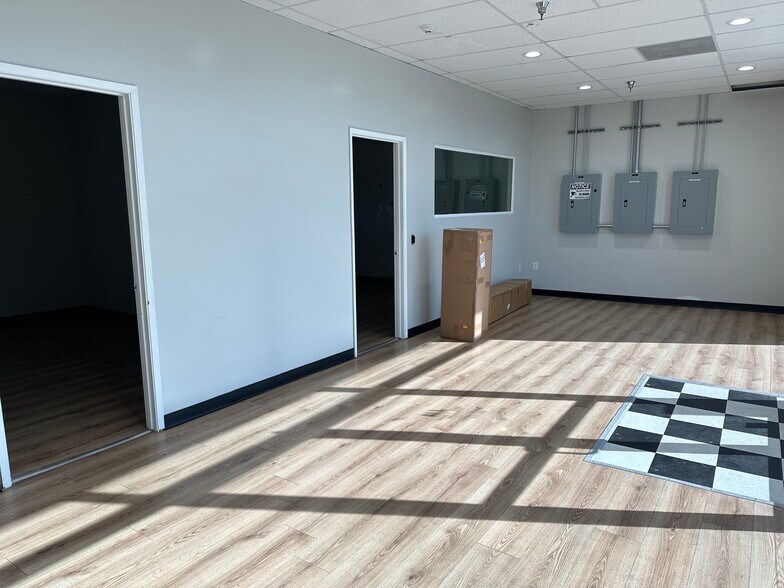 More Photos Of 509-523 E Rosecrans Ave, Compton Storefront Retail Office For Sale