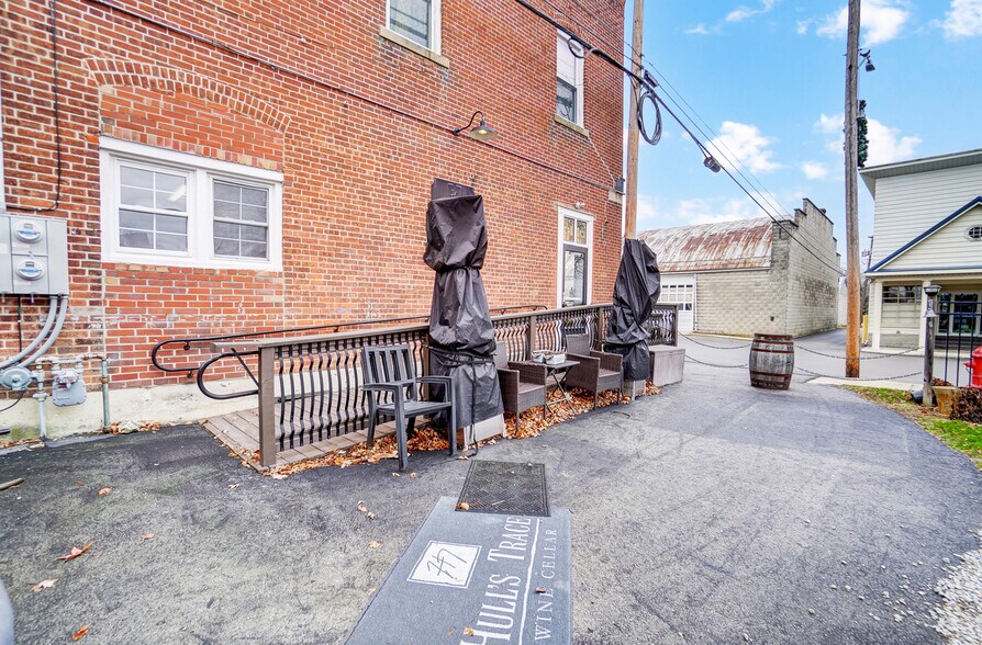 More Photos Of 105 E Liberty St, Arlington Restaurant For Sale