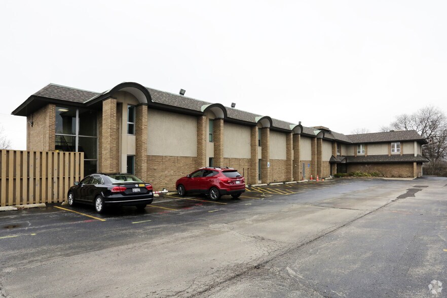 More Photos Of 533 W North Ave, Elmhurst Office For Sale