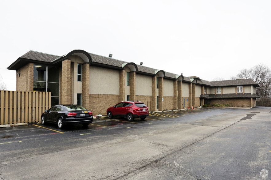 More Photos Of 533 W North Ave, Elmhurst Medical For Lease