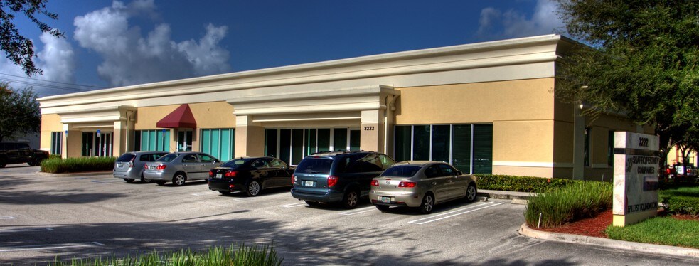 More Photos Of 3233 Commerce Pl, West Palm Beach Medical For Lease