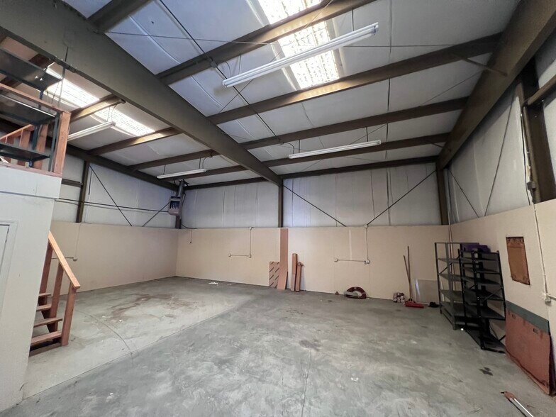 More Photos Of 2516 Two Notch Rd, Columbia Freestanding For Lease