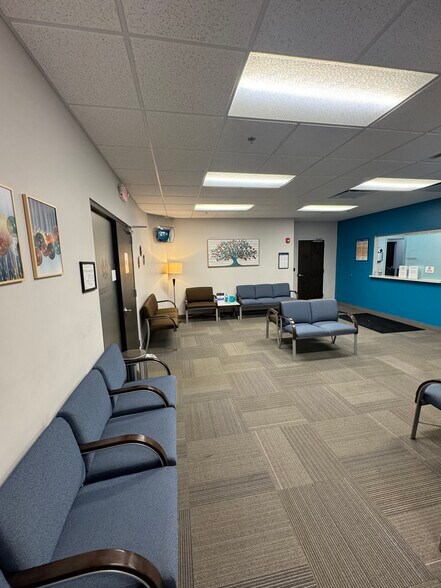 More Photos Of 822 Kumho Dr, Fairlawn Medical For Sale
