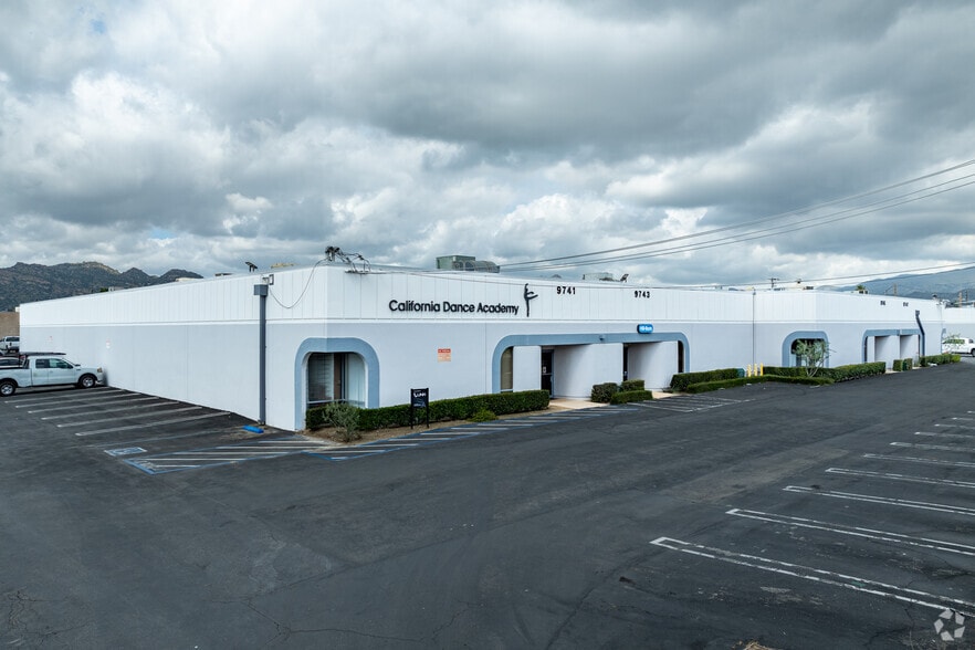 More Photos Of 21001-21009 Superior St, Chatsworth Unknown For Lease