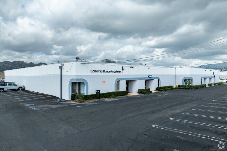 Primary Photo Of 9741-9803 Independence Ave, Chatsworth Manufacturing For Lease