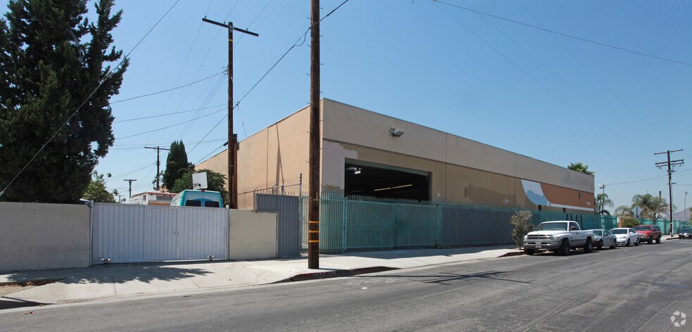 More Photos Of 11949 Borden Ave, San Fernando Warehouse For Lease