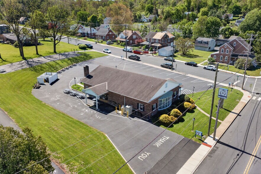 More Photos Of 101 Walnut St, Green Lane Bank For Sale