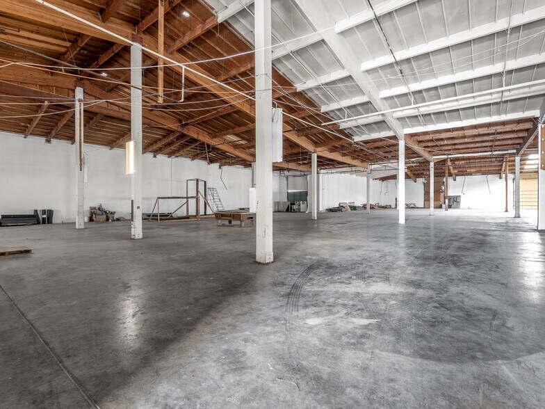 More Photos Of 950 Andover Park E, Tukwila Flex For Lease