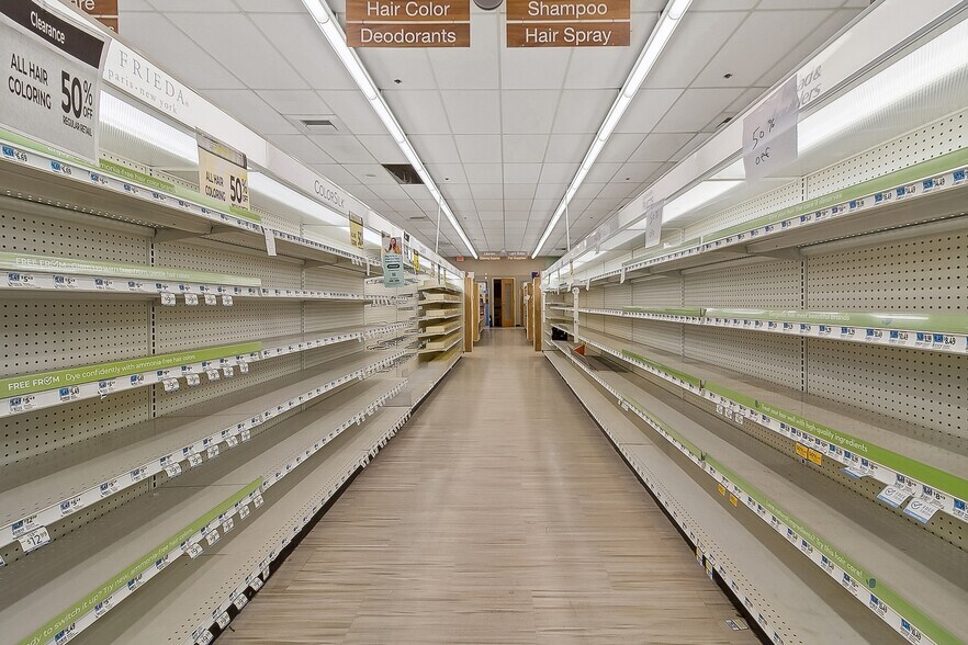 More Photos Of 277 Fairfield Ave, Waterbury Freestanding For Lease