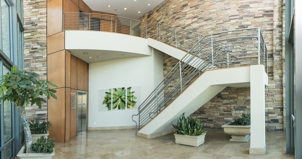 More Photos Of 925 Broadbeck Dr, Thousand Oaks Office For Lease