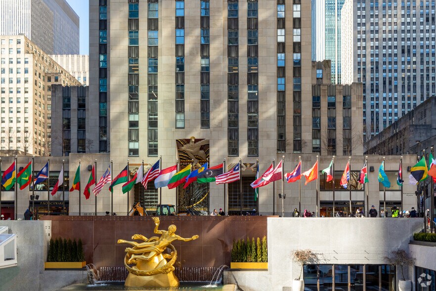 More Photos Of 30 Rockefeller Plaza, New York Office For Lease