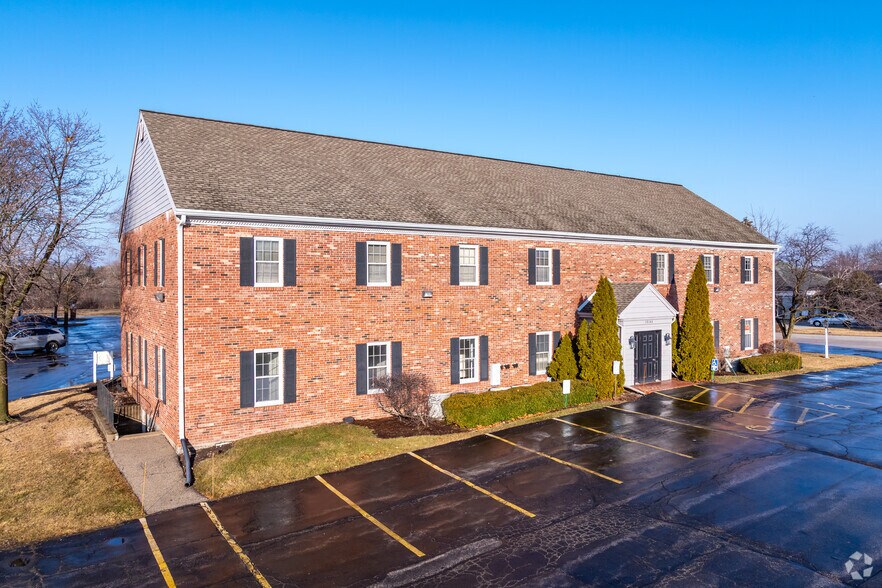 More Photos Of 10144 N Port Washington Rd, Mequon Office For Lease