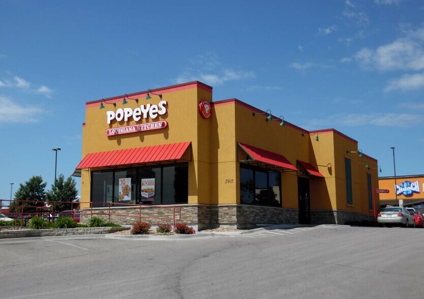 More Photos Of 2935 SW Topeka Blvd, Topeka Unknown For Lease