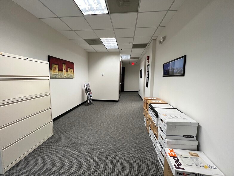 More Photos Of 555 Quince Orchard Rd, Gaithersburg Office For Lease
