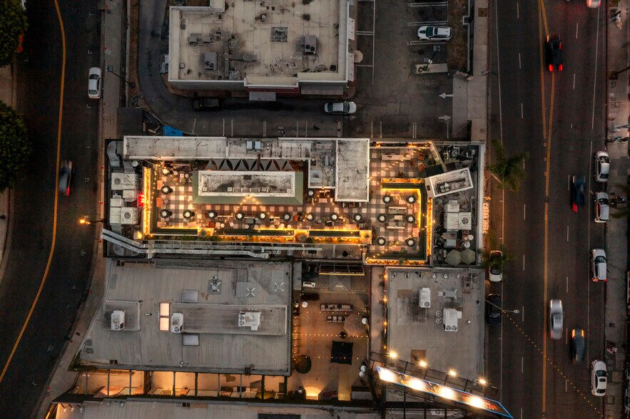 More Photos Of 1518 Cahuenga Blvd, Los Angeles Bar For Lease