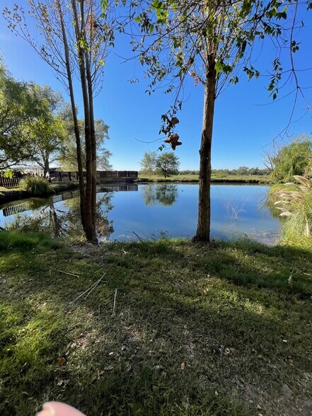 More Photos Of 1804 E College Blvd, Roswell General Retail For Sale