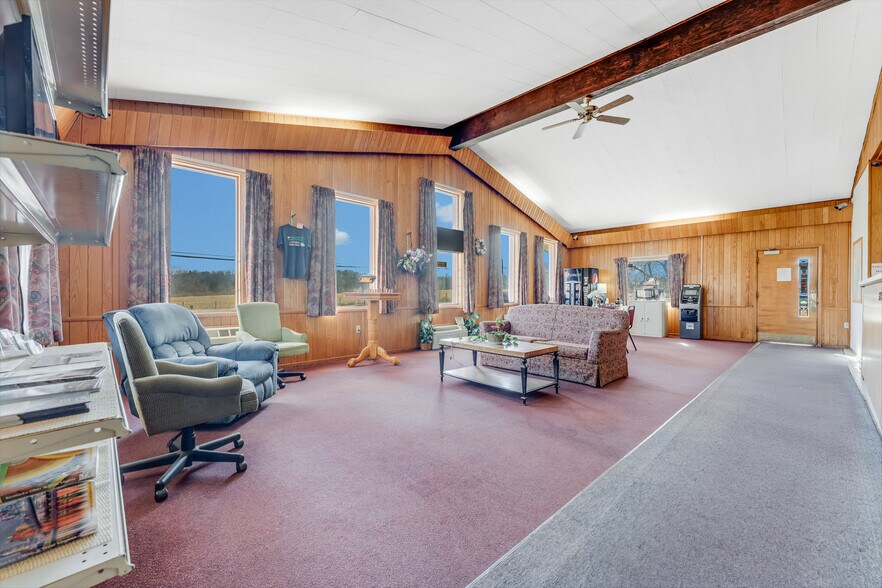 More Photos Of 21507 Seneca Trl, Marlinton Hotel For Sale