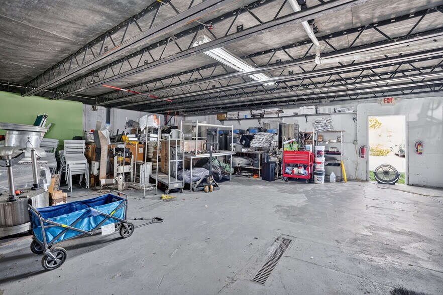 More Photos Of 8485-8499 NW 54th St, Miami Warehouse For Sale