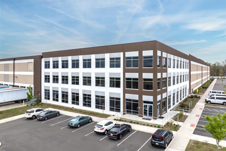 More Photos Of 200 S Pemberton Rd, Pemberton Township Distribution For Lease