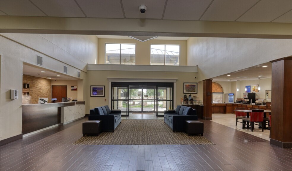 More Photos Of 1055 McNee Rd, Houston Hotel For Sale