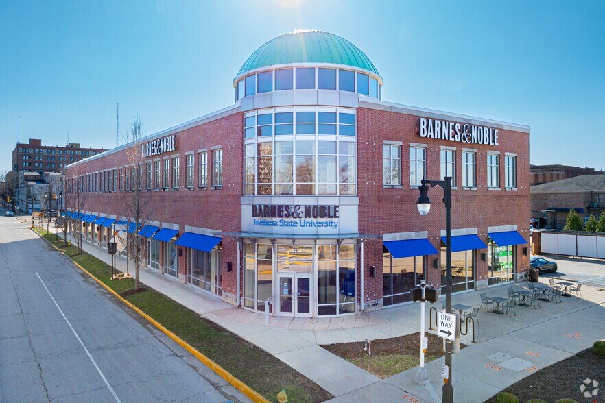More Photos Of 22 N 5th St, Terre Haute Office For Lease