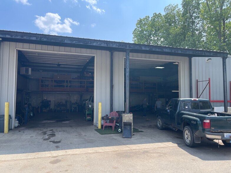More Photos Of 395 100th St SW, Byron Center Distribution For Lease