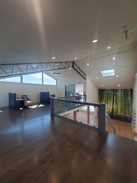 More Photos Of 305 W Cutting Blvd, Point Richmond Flex For Lease