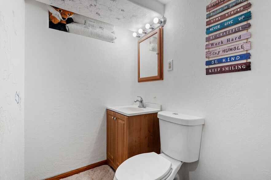 More Photos Of 38804 8th Ave, North Branch Office Residential For Sale