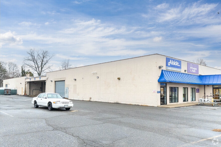 More Photos Of 1 Fulton Ave, Hempstead Office For Sale