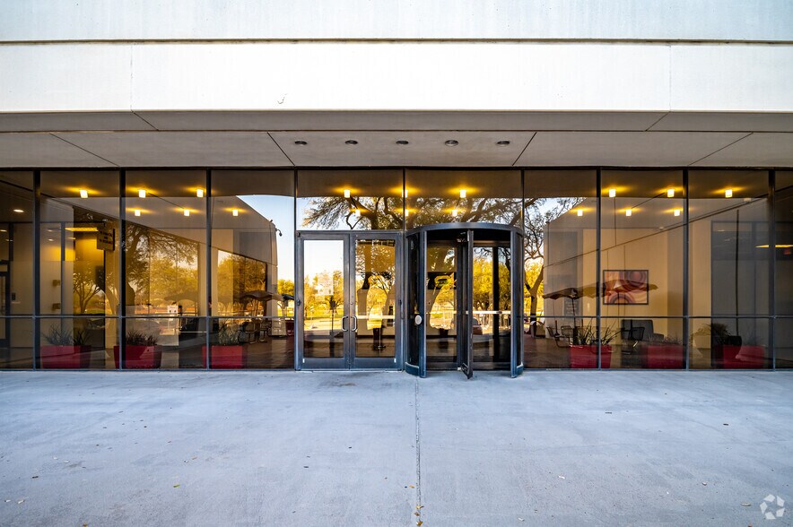 More Photos Of 100 N Central Expy, Richardson Office For Lease