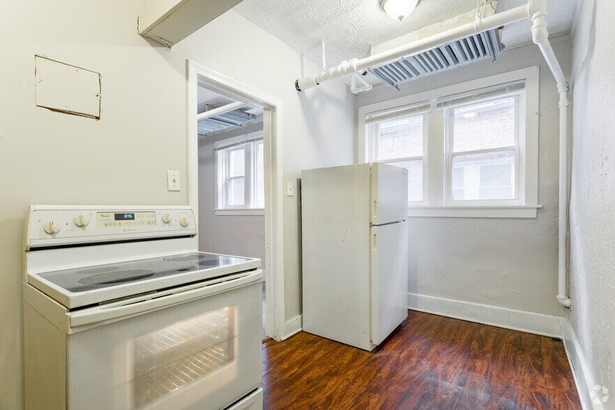 More Photos Of 1300 Porter St, Dearborn Apartments For Sale