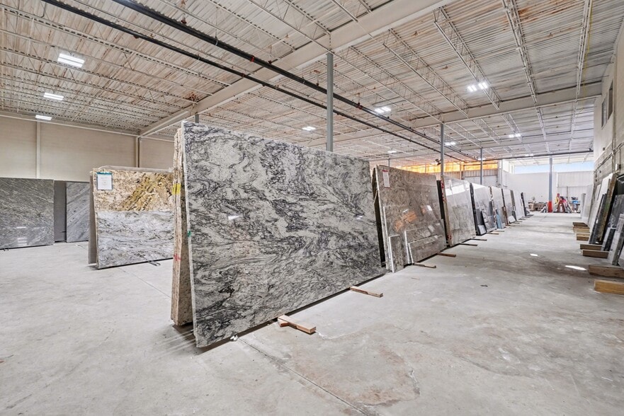 More Photos Of 101 S 17th St, Harrisburg Warehouse For Sale