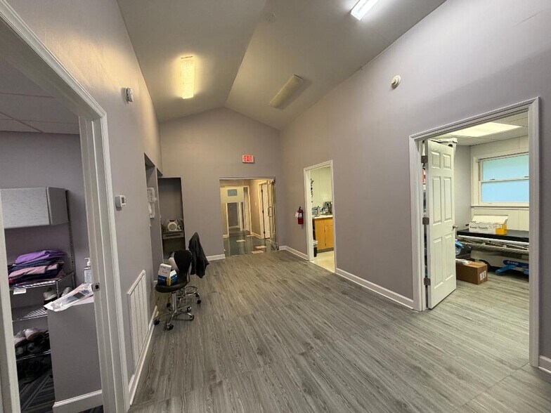 More Photos Of 6733 Falls Of Neuse Rd, Raleigh Medical For Lease