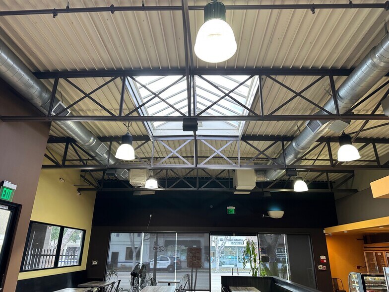 More Photos Of 9225 Las Tunas Dr, Temple City Storefront For Sale