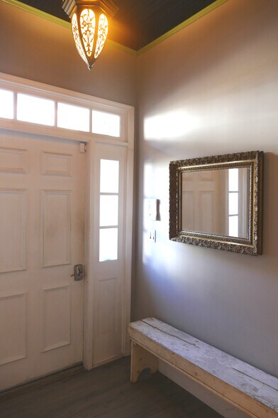 More Photos Of 527 Main St, Cairo Office For Sale