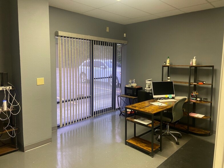 More Photos Of 941-951 S Orange Blossom Trl, Apopka Office For Lease