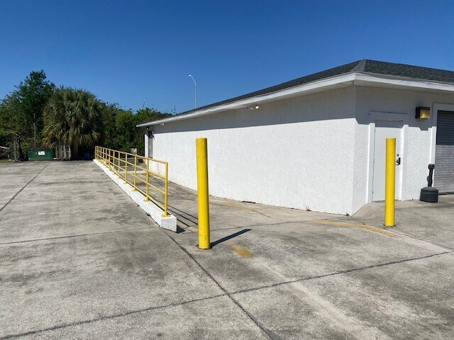 More Photos Of 240 SE Interstate Ct, Palm Bay Warehouse For Sale
