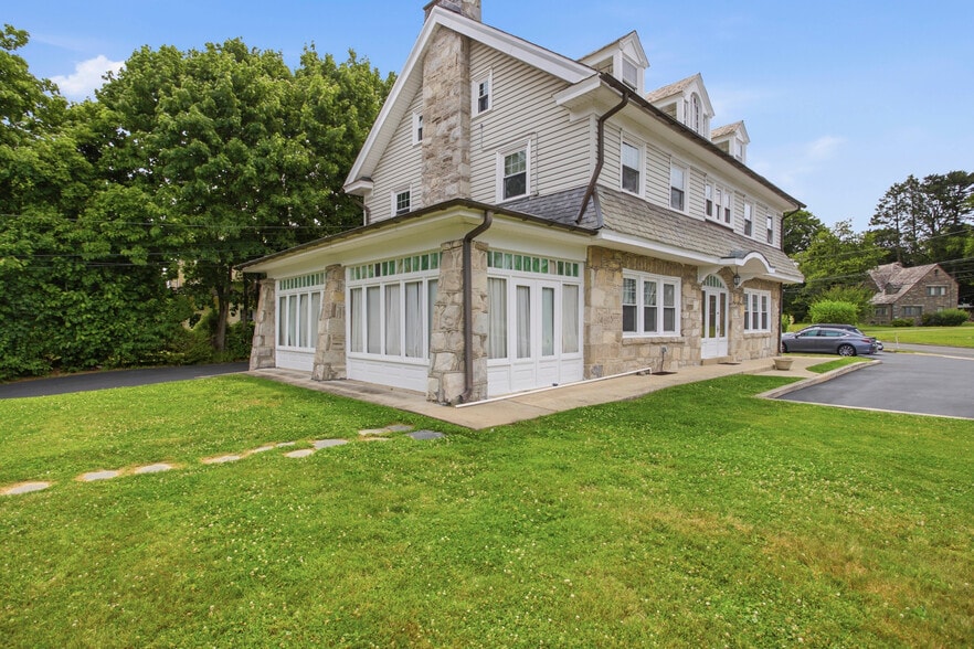 More Photos Of 678 Ferne Blvd, Drexel Hill Office For Sale