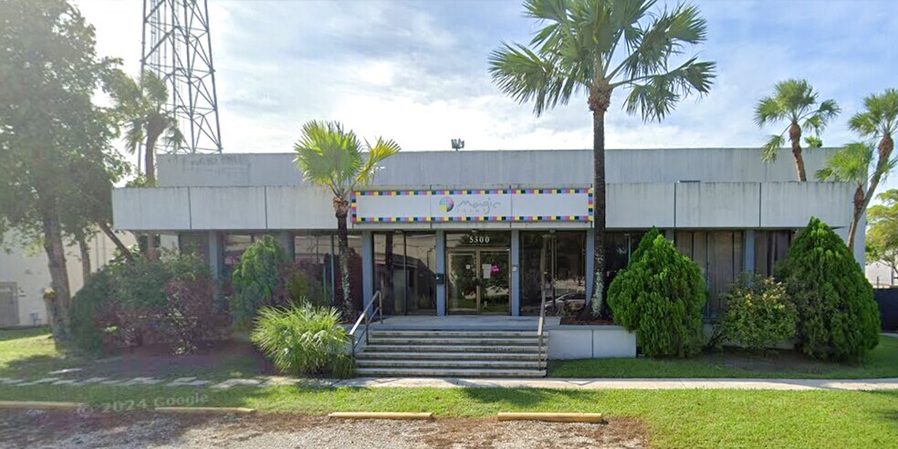 More Photos Of 5300 NW 163rd St, Miami Lakes Warehouse For Sale