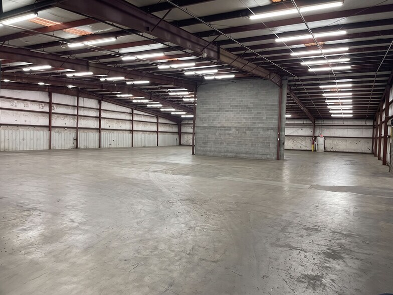 More Photos Of 3150 Moon Station Rd, Kennesaw Warehouse For Lease