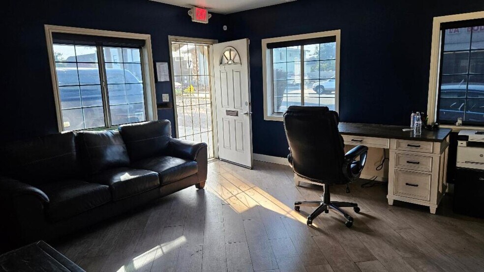 More Photos Of 5574 Atlantic Ave, Long Beach Auto Repair For Sale