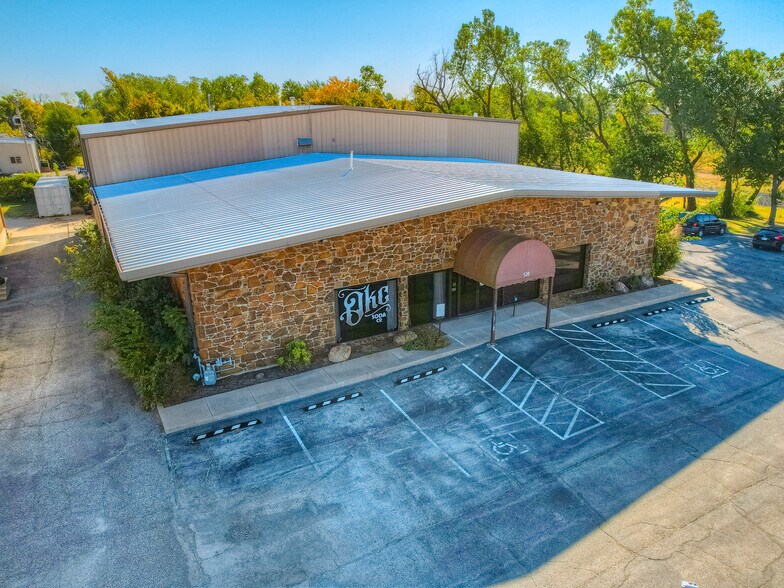 More Photos Of 520 N Meridian Ave, Oklahoma City Showroom For Lease