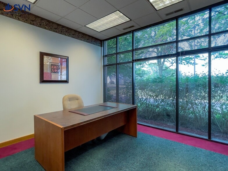 More Photos Of 415 S Main St, Elburn General Retail For Sale