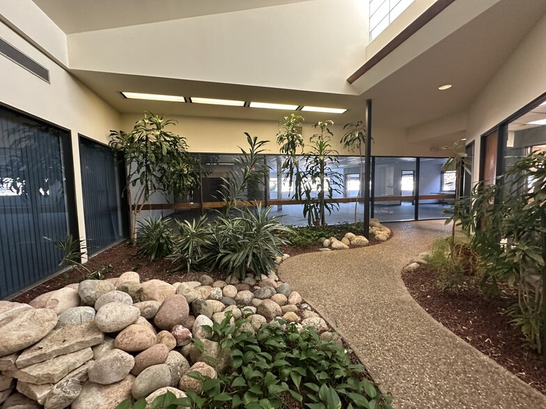 More Photos Of 40 Adloff Ln, Springfield Medical For Lease